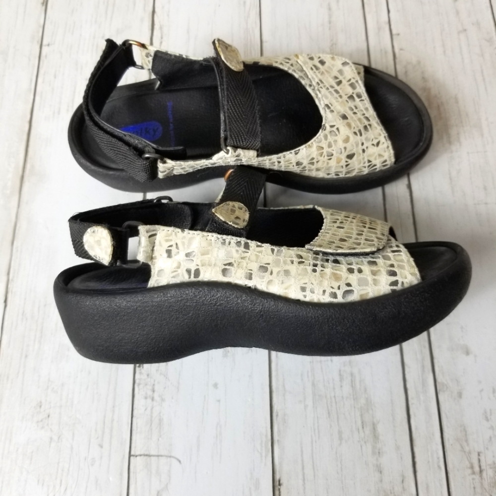 Wolky Jewel Leather Tile Pattern Adjustable Comfort Sandals Shoes